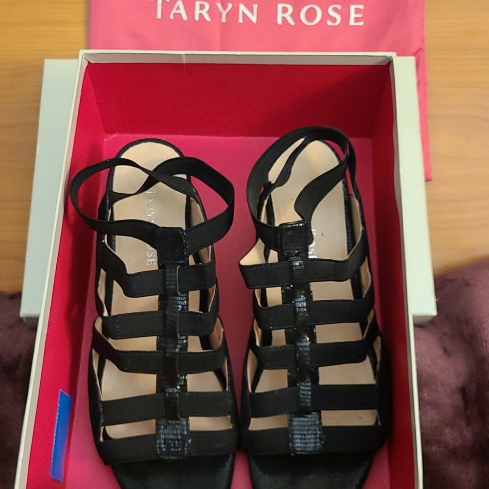 Taryn Rose 7 1/2 Reesa black